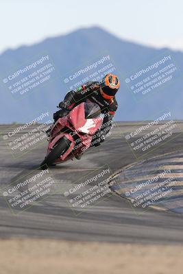 media/Nov-16-2025-Race Pace (Sun) [[8c5fa54630]]/Verified Riders/8-Turn 12 (120pm)/